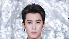 王鹤棣抖音视频,展现多面魅力，粉丝直呼心动不已