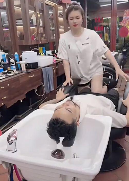 理发店洗发视频