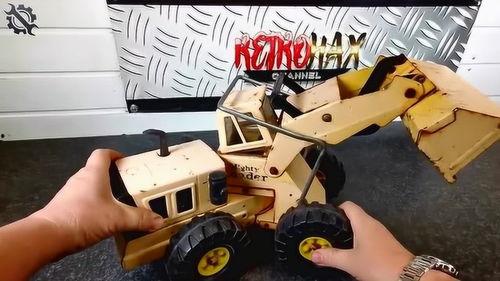 装载机玩具视频,装载机玩具视频带你领略工程乐趣