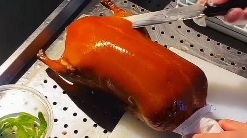 切烤鸭视频,跟着视频学切烤鸭，美味又简单